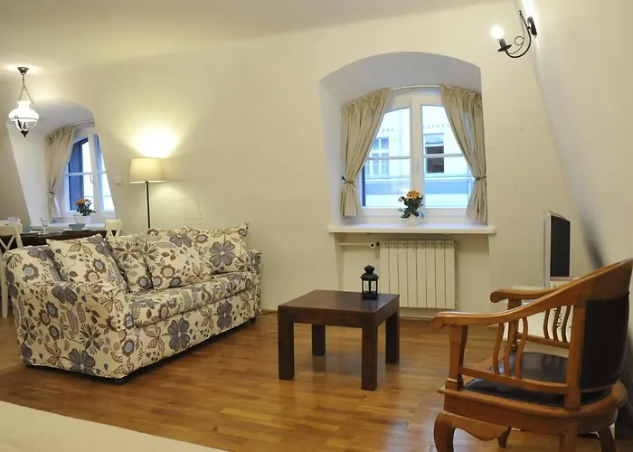 Miłotu - Uniwersytecki * Warszawa